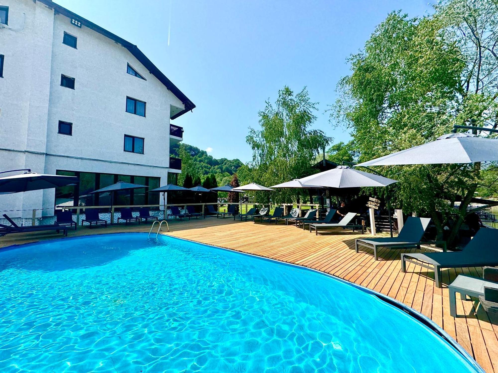 Casa Lazaroiu Hotel Curtea de Argeş Exterior foto